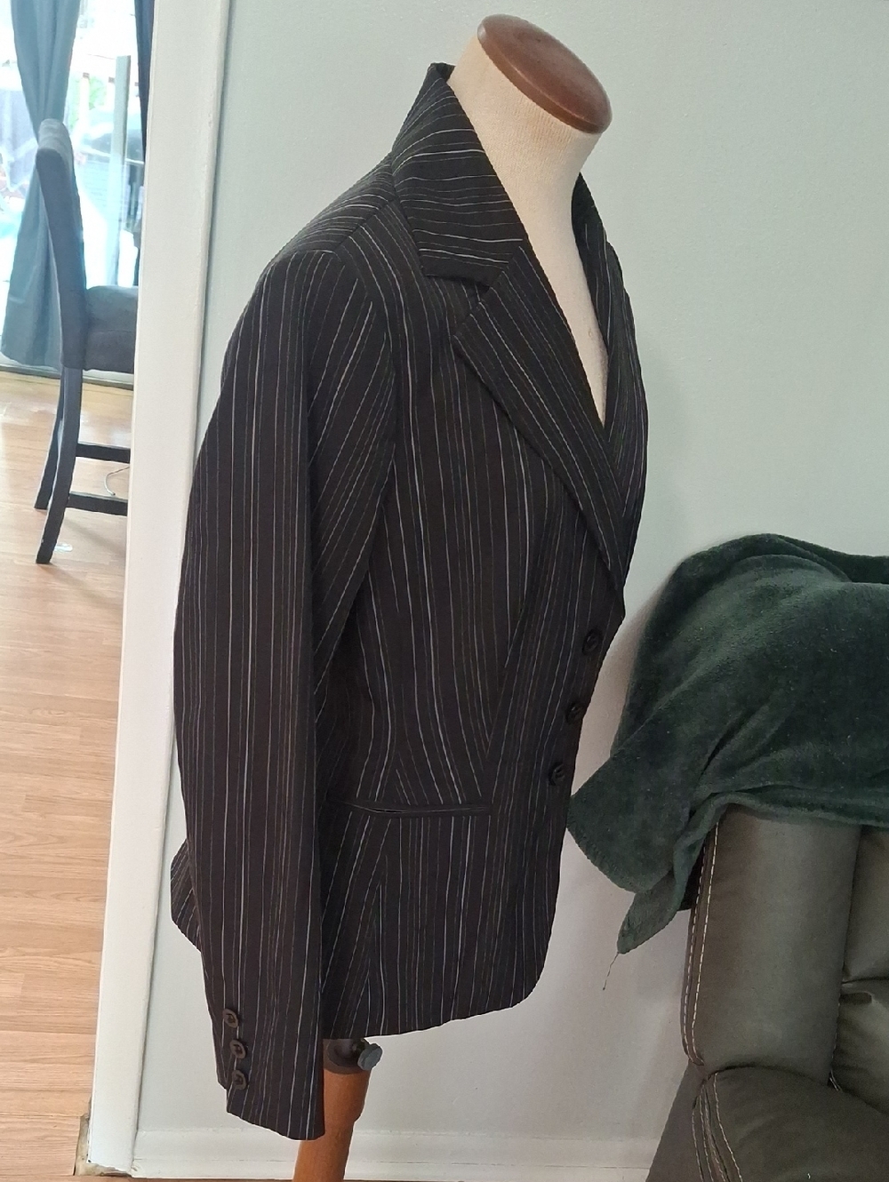 Larry Levine/ Black Pinstripe Fitted Blazer- W Sz 12 Petite - Picture 4 of 9